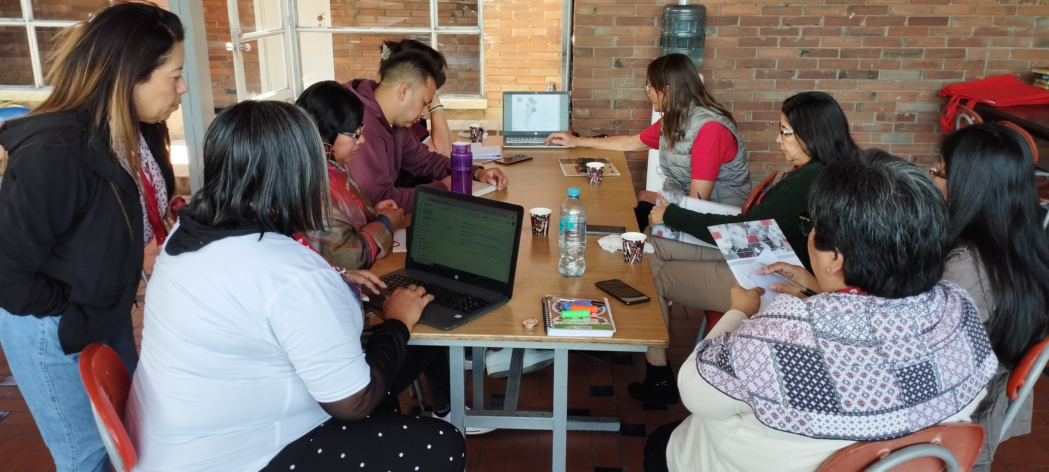 equipo trabajando equipo trabajando