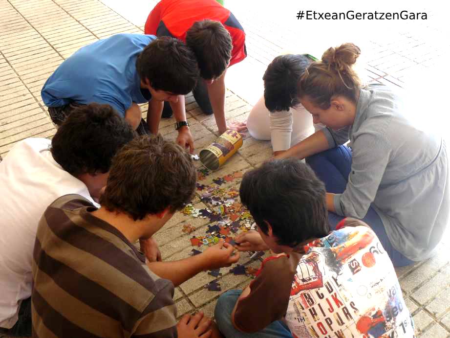 Etxean geratzen gara berdintasunean hazteko