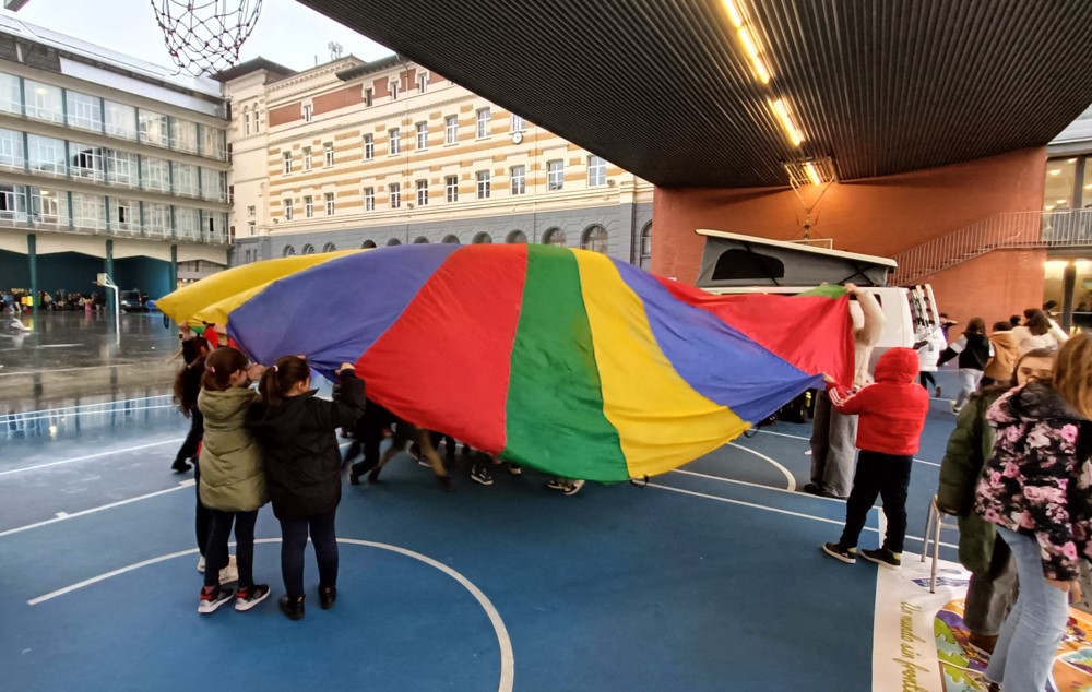 Bake eta Elkartasunerako Garaia, eskola aterpearen garaia